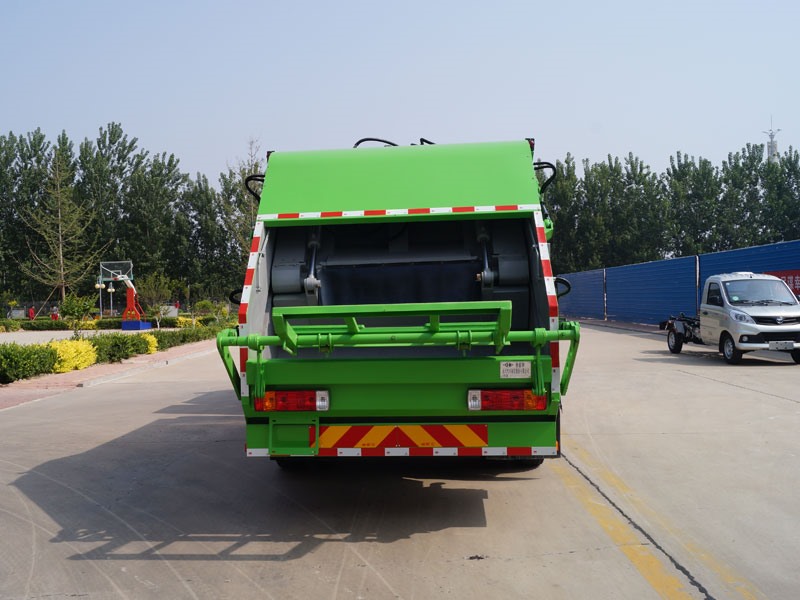 純電動(dòng)壓縮式垃圾車 YYD5120ZYSCBEV(正后)